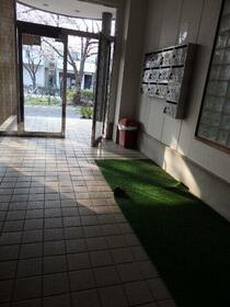 13/14 エントランス