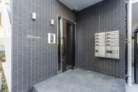 16/16 エントランス