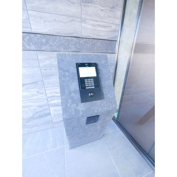 15/16 エントランス