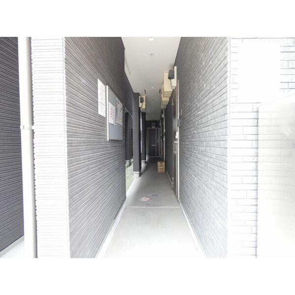 16/16 エントランス