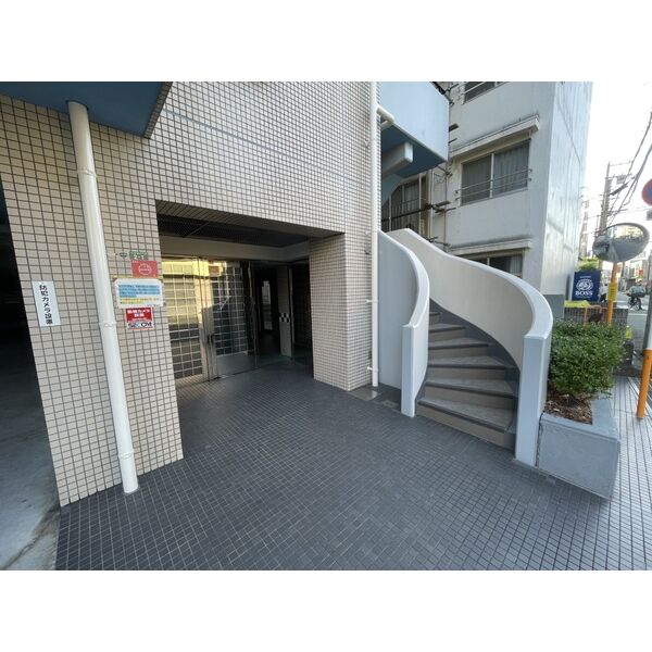 8/11 エントランス