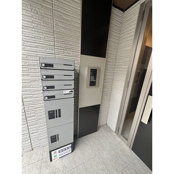 2/2 エントランス