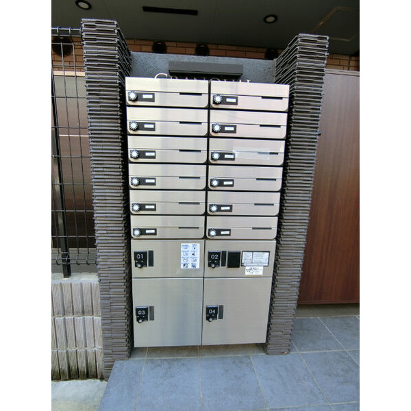 14/14 エントランス