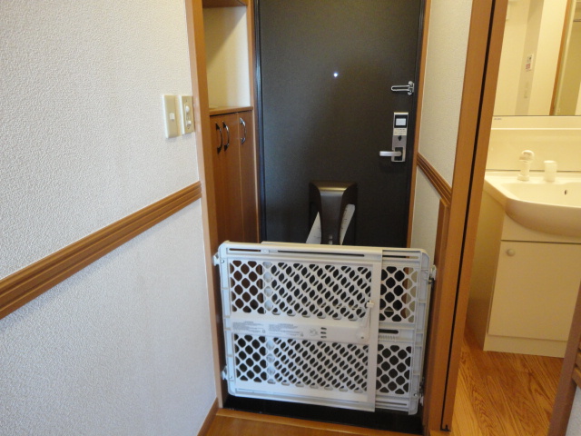 14/30 玄関