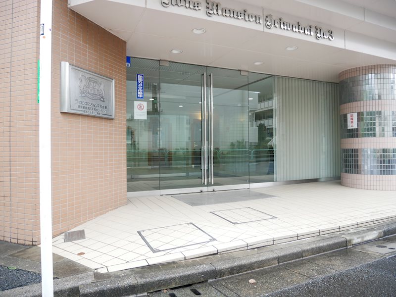 2/4 エントランス