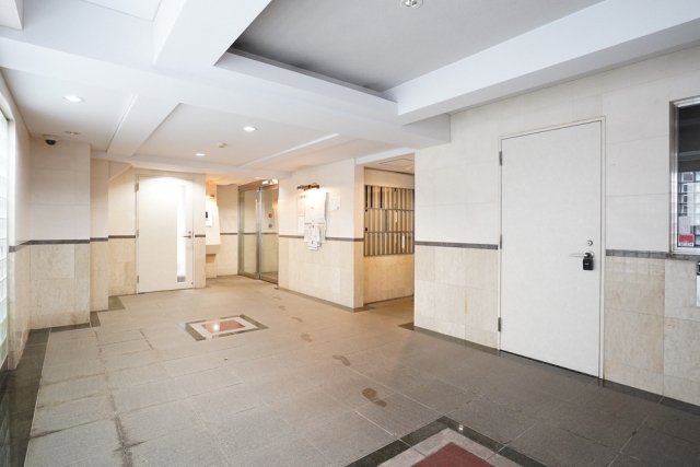 21/23 エントランス