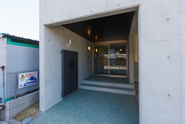 14/19 エントランス