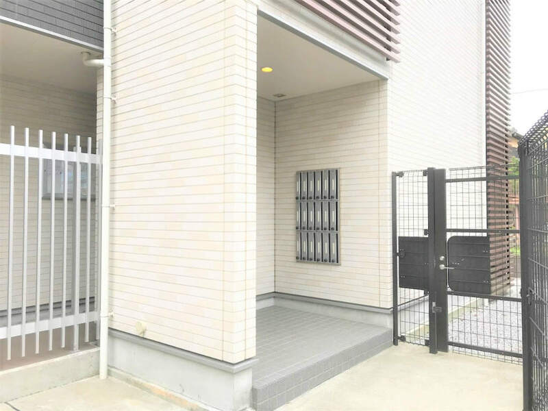 2/2 エントランス