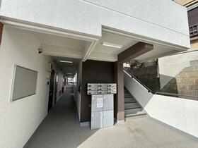 5/5 エントランス