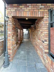 16/16 エントランス