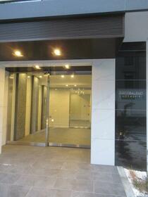 18/18 エントランス