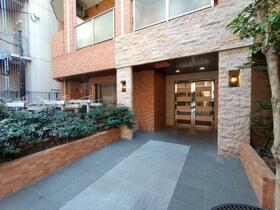 2/2 エントランス