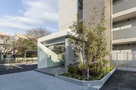 13/16 エントランス