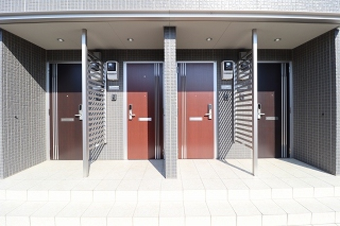 18/23 エントランス