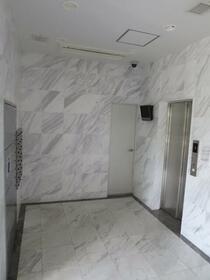 2/2 エントランス