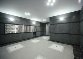 13/13 エントランス