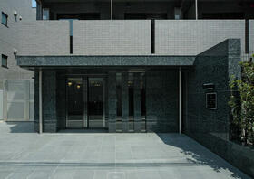 16/16 エントランス