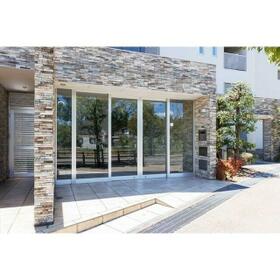 13/13 エントランス