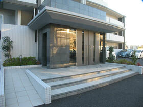 14/14 エントランス