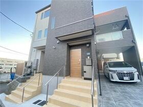 16/16 エントランス