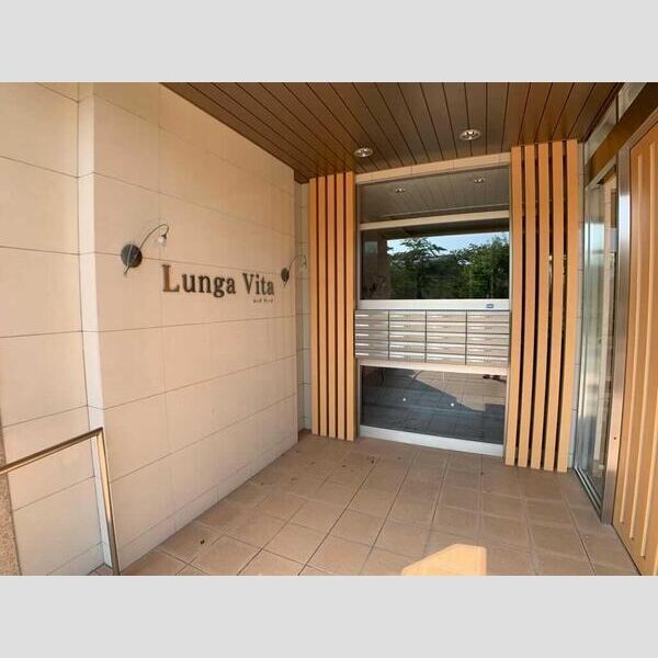 16/25 エントランス