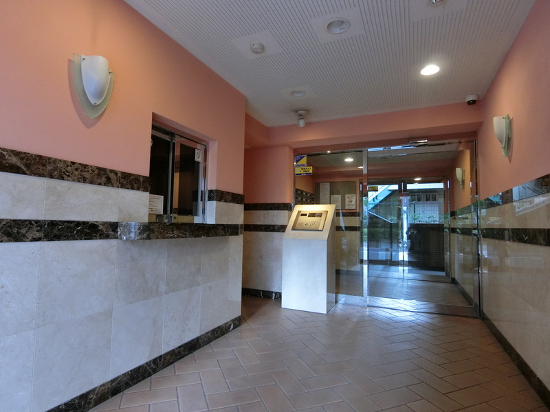 3/4 エントランス