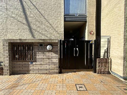 14/14 エントランス