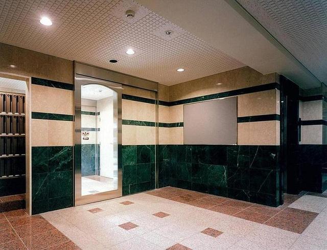 25/30 エントランス