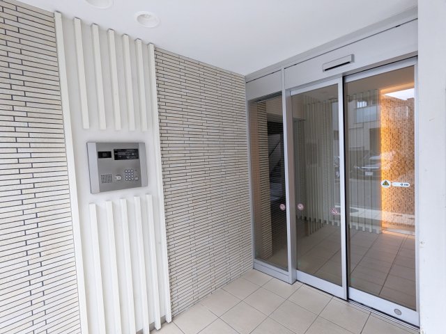 16/26 エントランス