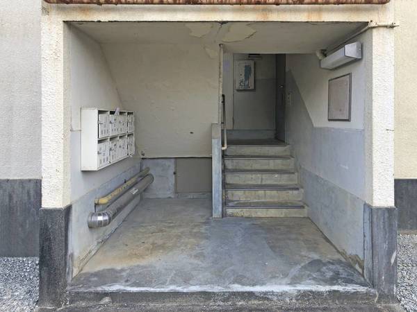 16/17 エントランス