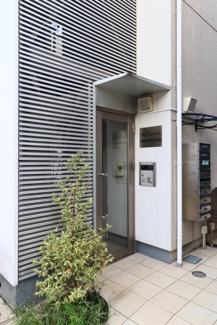 16/27 エントランス