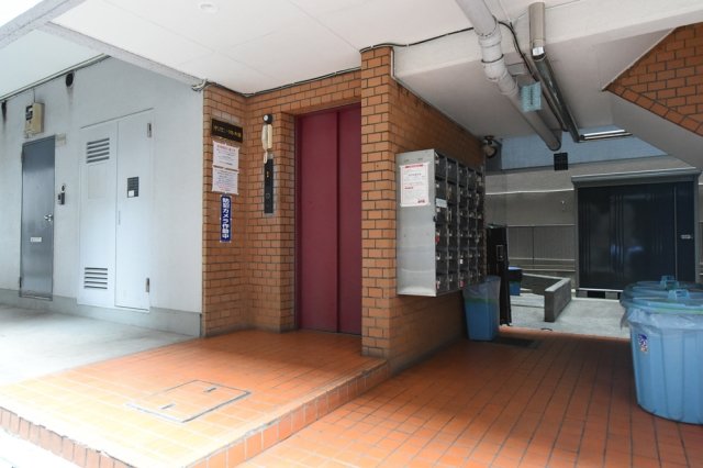 2/3 エントランス