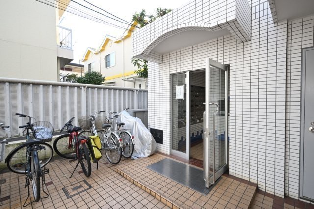 14/18 エントランス