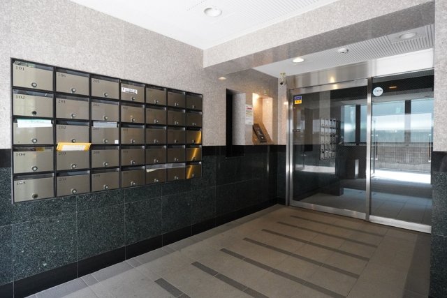 21/22 エントランス