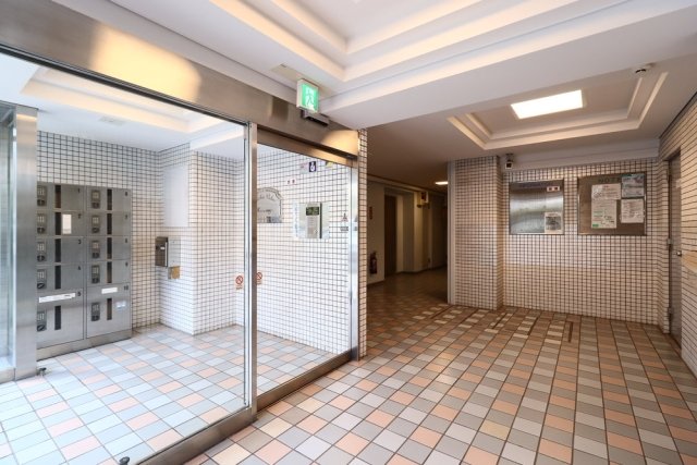 21/22 エントランス