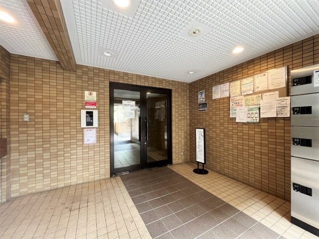 17/18 エントランス