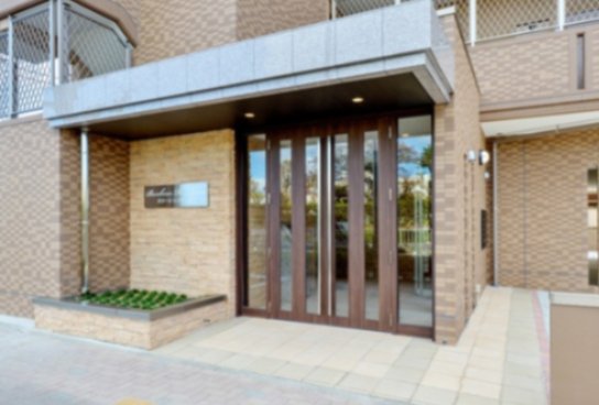 15/20 エントランス