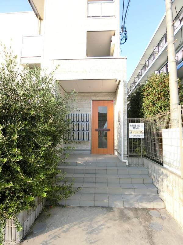 15/15 エントランス