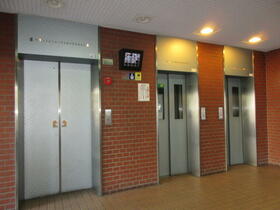 16/16 エントランス