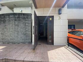 16/16 エントランス