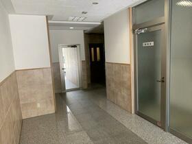 16/16 エントランス