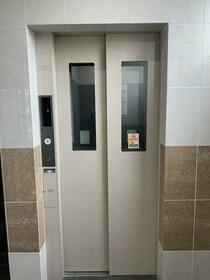 13/15 エントランス