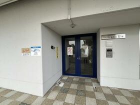 24/28 エントランス