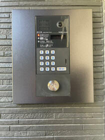 16/16 エントランス