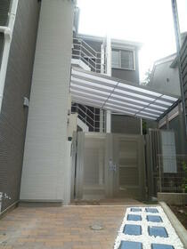 16/16 エントランス