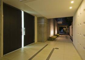 2/2 エントランス