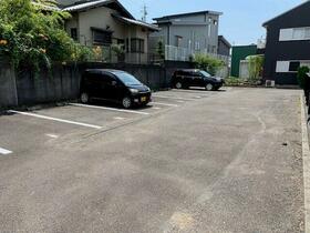 15/15 駐車場