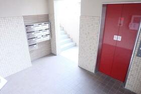 2/2 エントランス