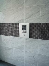 16/16 エントランス