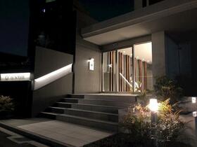 16/16 エントランス